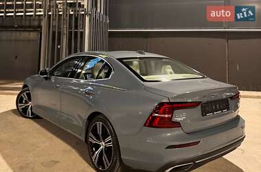 Седан Volvo S60 2021 в 