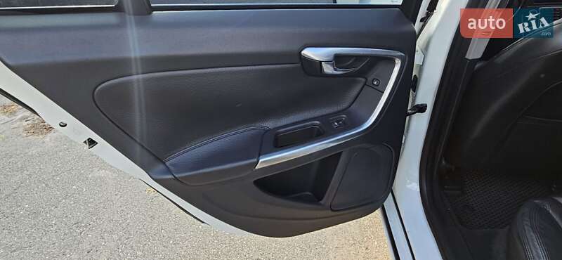 Седан Volvo S60 2013 в Киеве фото 11 Седан Volvo S60 2013 в Киеве