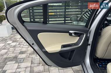 Седан Volvo S60 2014 в 