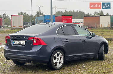 Седан Volvo S60 2011 в 
