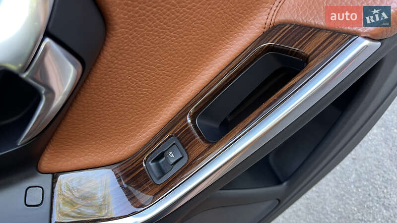 Седан Volvo S60 2012 в Кривому Розі