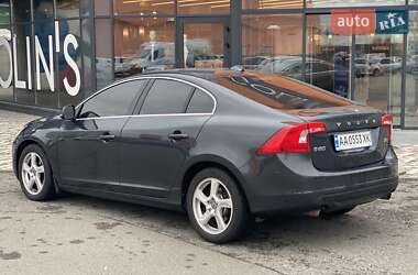 Седан Volvo S60 2011 в 