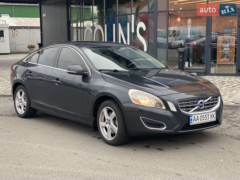Седан Volvo S60 2011 в 