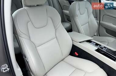 Седан Volvo S60 2019 в 