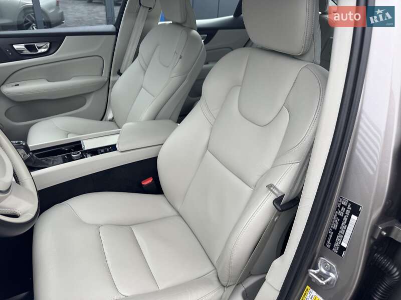 Седан Volvo S60 2019 в Ровно