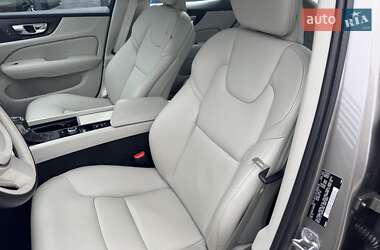 Седан Volvo S60 2019 в 