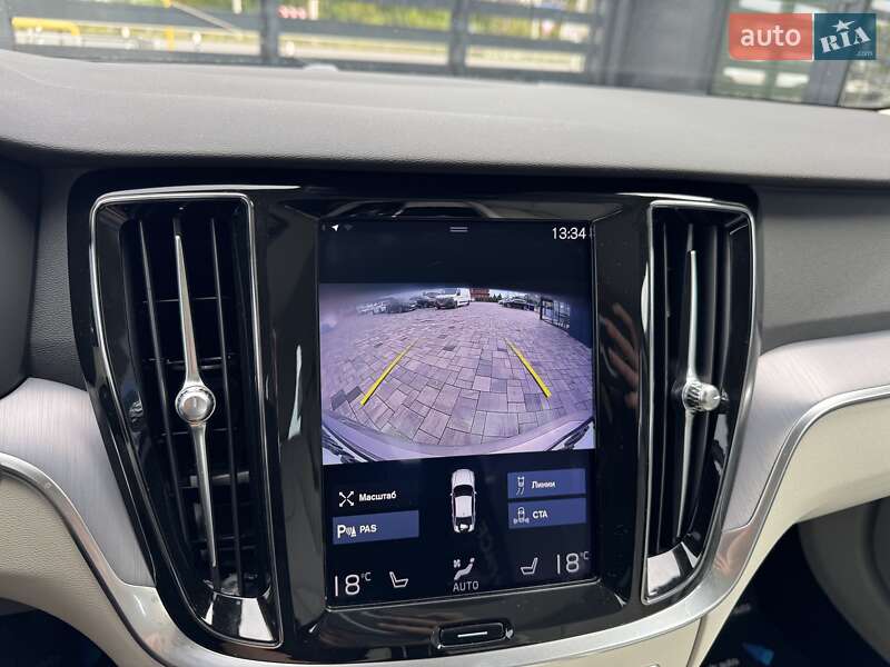 Седан Volvo S60 2019 в Ровно