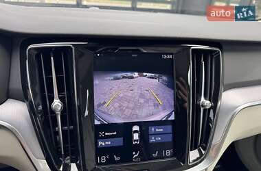 Седан Volvo S60 2019 в 