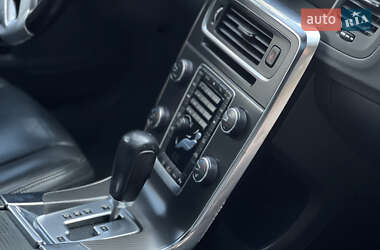 Седан Volvo S60 2011 в 
