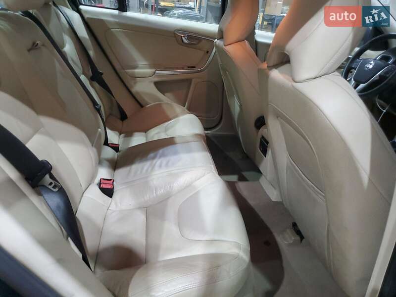 Седан Volvo S60 2014 в Черкассах