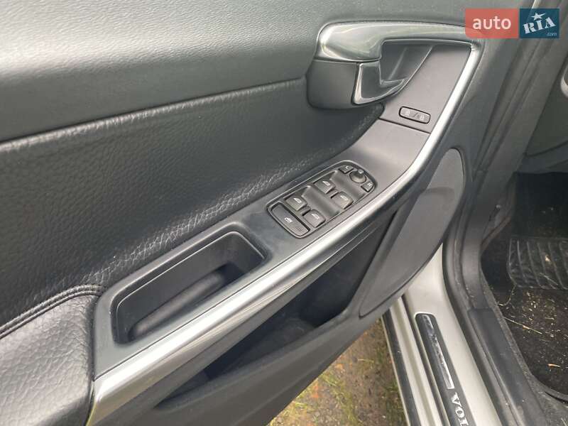 Седан Volvo S60 2013 в Луцке