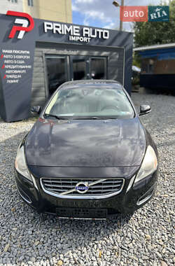 Седан Volvo S60 2012 в 