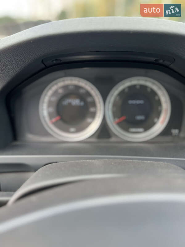 Седан Volvo S60 2012 в Чернівцях