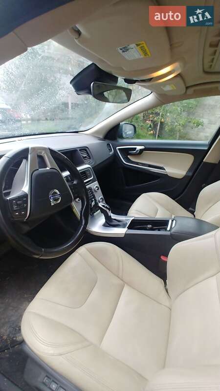 Седан Volvo S60 2016 в Луцке