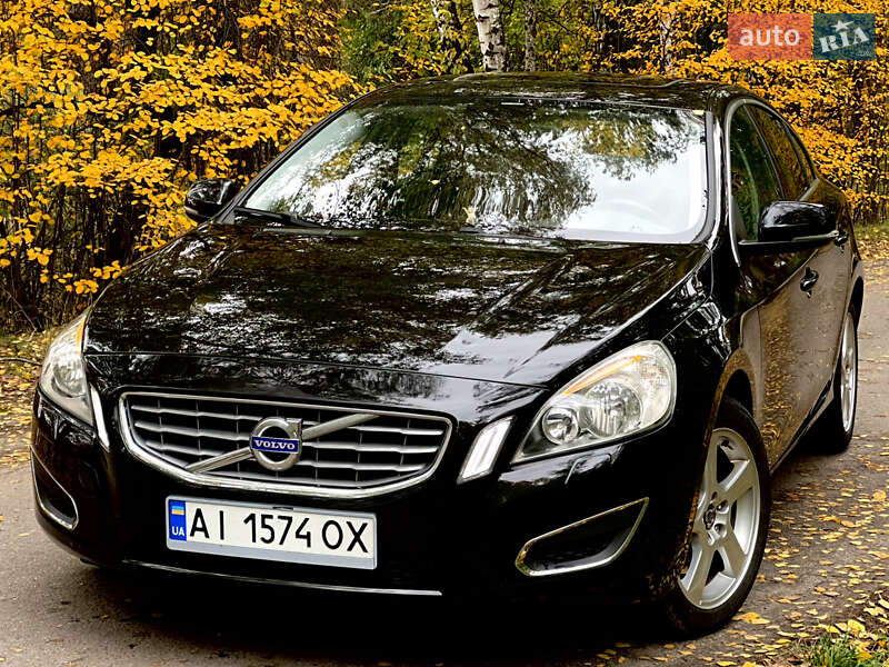 Седан Volvo S60 2012 в Чернигове