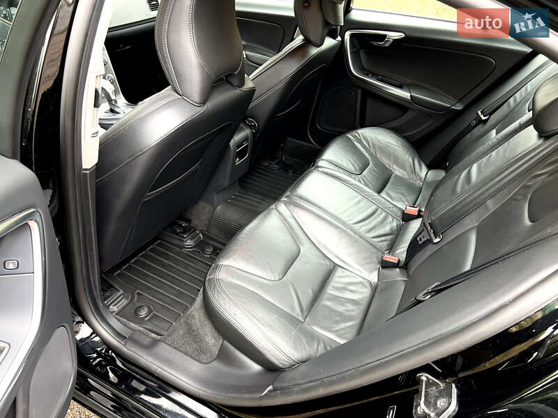 Седан Volvo S60 2012 в Чернигове