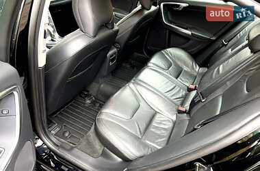 Седан Volvo S60 2012 в  фото 8 Седан Volvo S60 2012 в