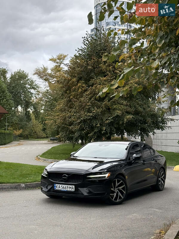 Седан Volvo S60 2020 в Киеве