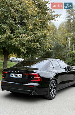 Седан Volvo S60 2020 в 