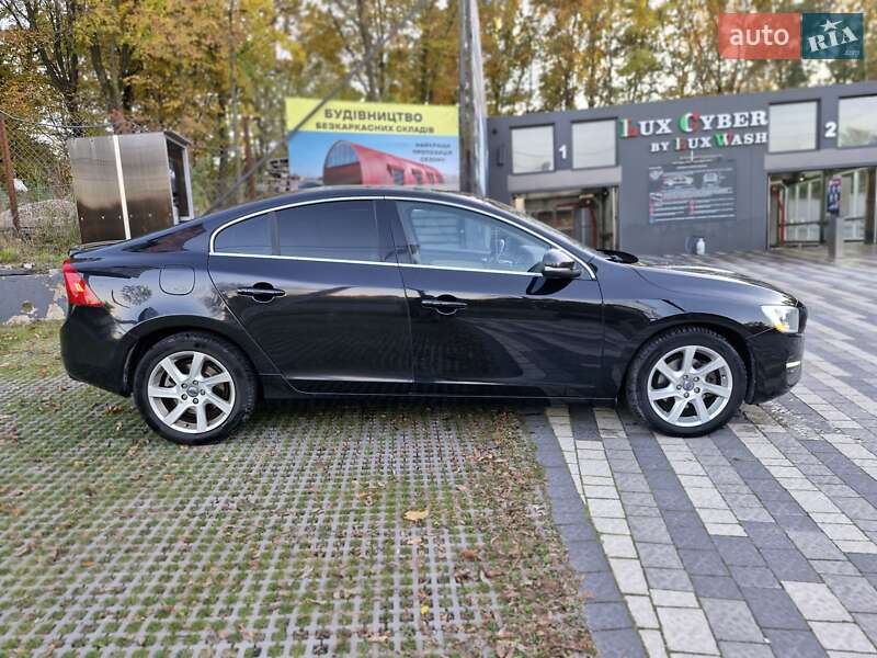 Седан Volvo S60 2013 в Львове