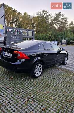 Седан Volvo S60 2013 в 
