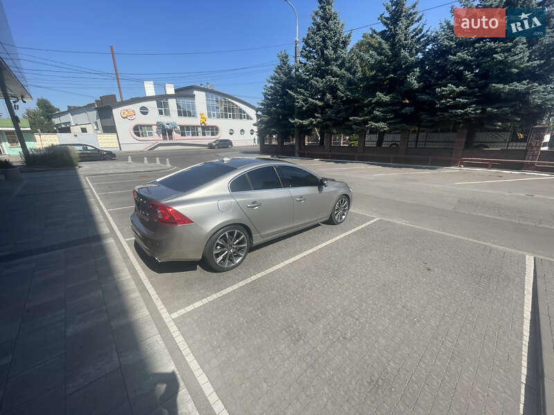 Седан Volvo S60 2014 в Здолбуніві