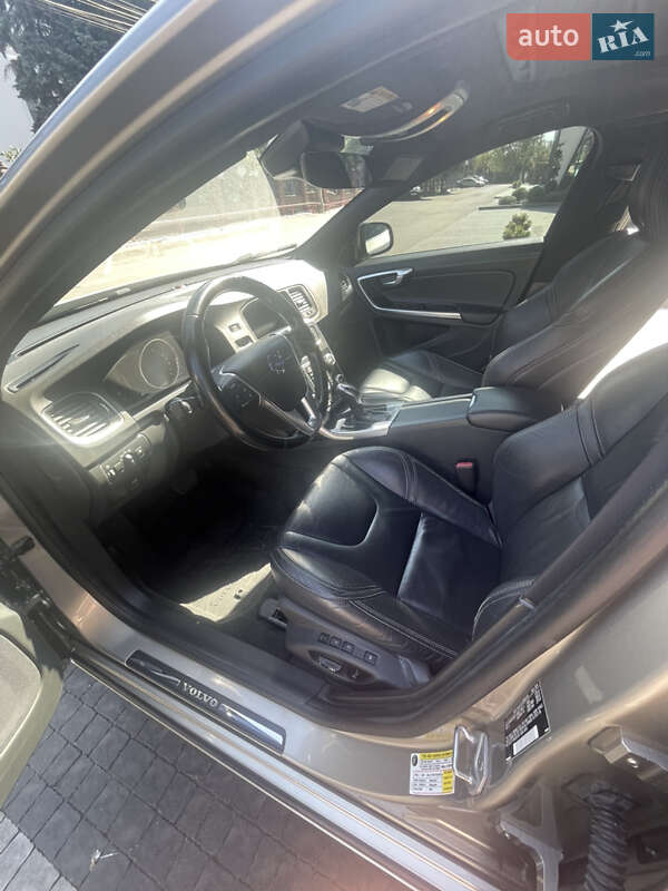 Седан Volvo S60 2014 в Здолбуніві