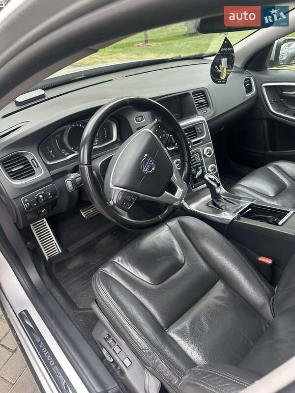 Седан Volvo S60 2013 в Киеве