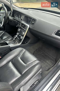 Седан Volvo S60 2013 в 