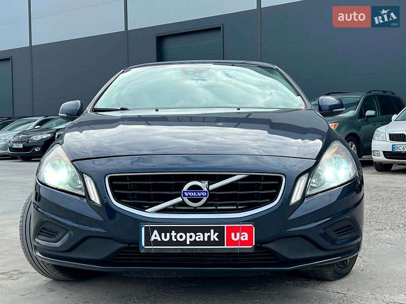 Седан Volvo S60 2012 в Львове