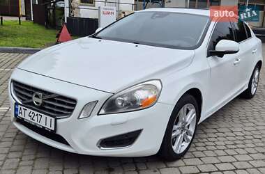 Седан Volvo S60 2012 в 