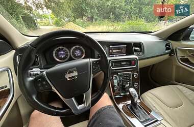 Седан Volvo S60 2012 в 