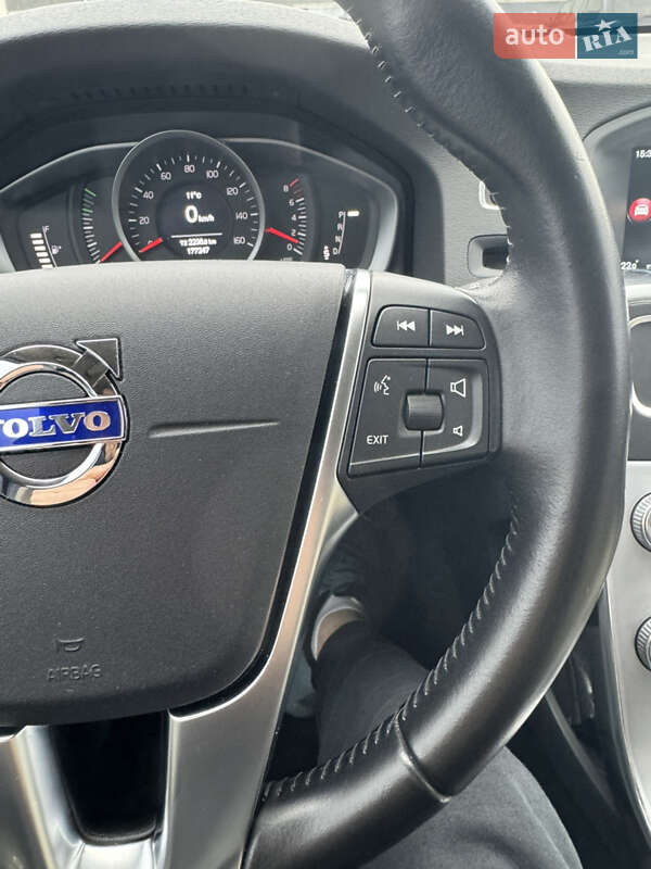 Седан Volvo S60 2016 в Києві