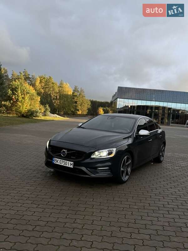 Седан Volvo S60 2014 в 
