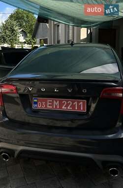 Седан Volvo S60 2014 в 
