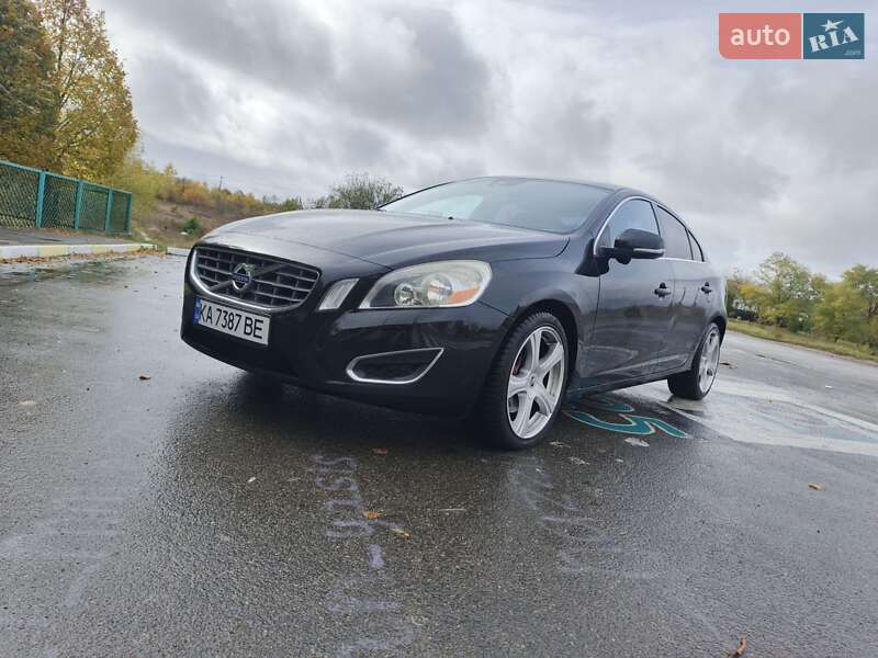 Седан Volvo S60 2011 в Києві
