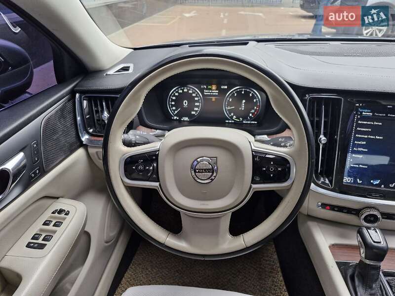 Седан Volvo S60 2018 в Києві фото 21 Седан Volvo S60 2018 в Києві