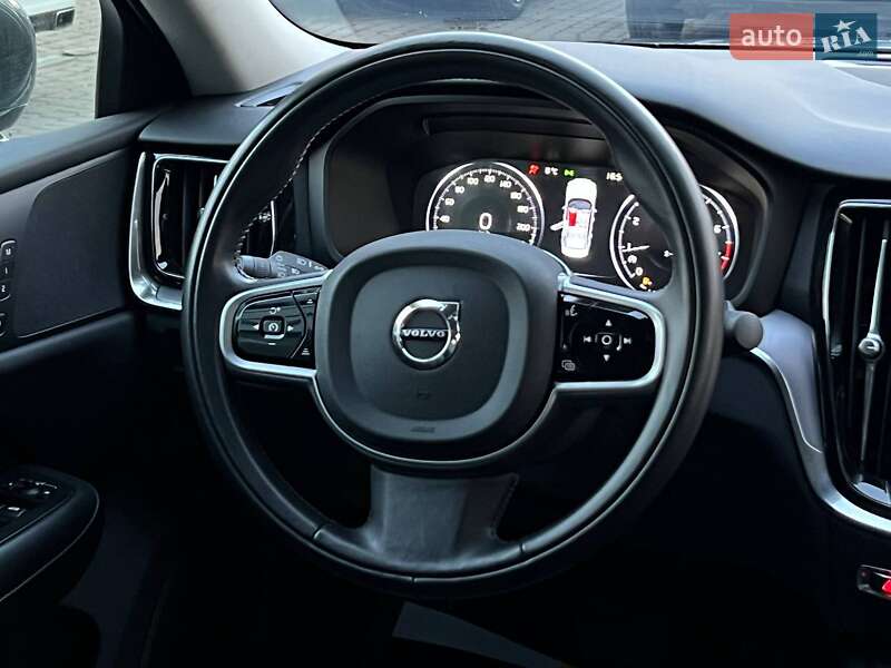 Седан Volvo S60 2019 в Івано-Франківську