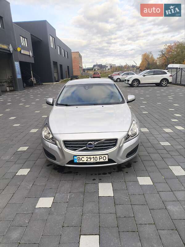 Седан Volvo S60 2011 в Трускавці