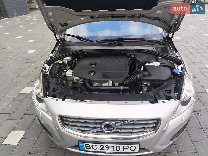 Седан Volvo S60 2011 в Трускавці
