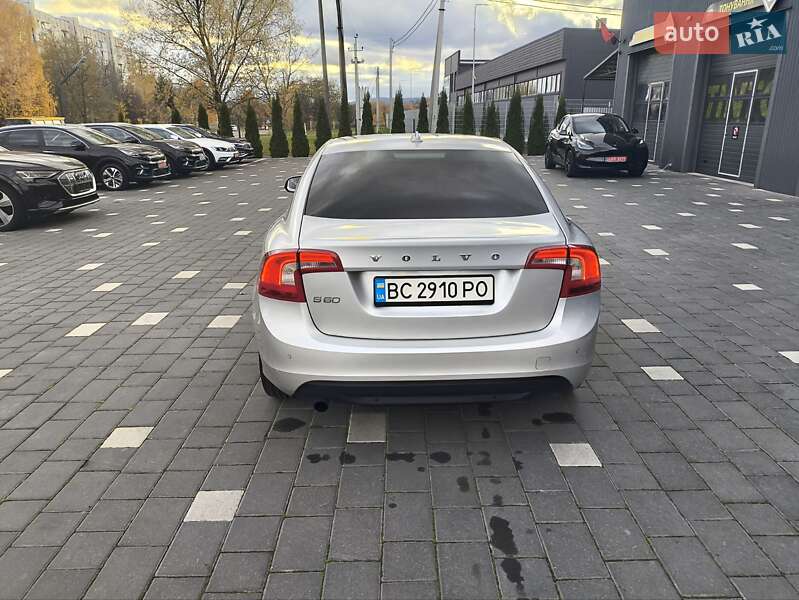 Седан Volvo S60 2011 в Трускавці