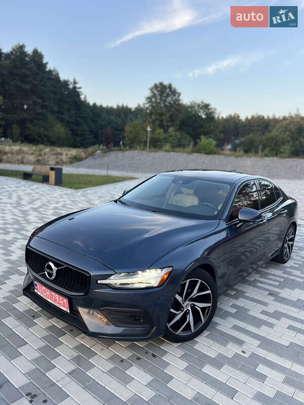 Седан Volvo S60 2020 в Львове