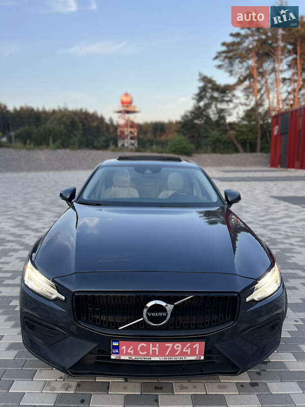 Седан Volvo S60 2020 в Львове