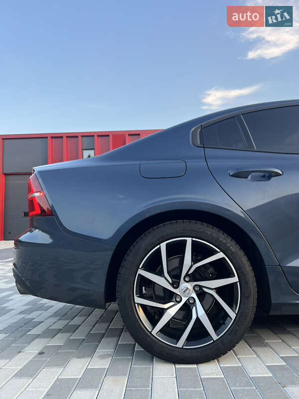 Седан Volvo S60 2020 в Львове