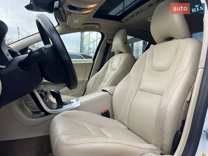 Седан Volvo S60 2014 в Івано-Франківську