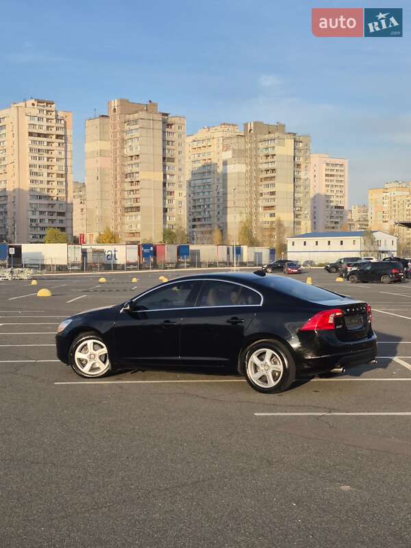 Седан Volvo S60 2012 в Киеве