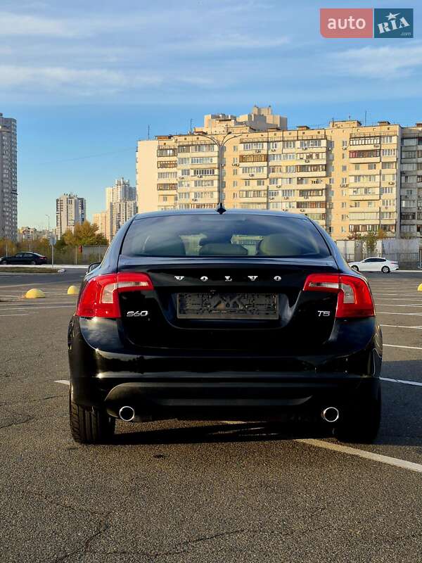 Седан Volvo S60 2012 в Киеве