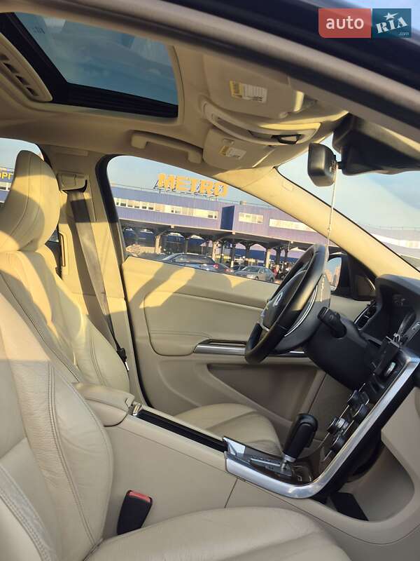 Седан Volvo S60 2012 в Киеве