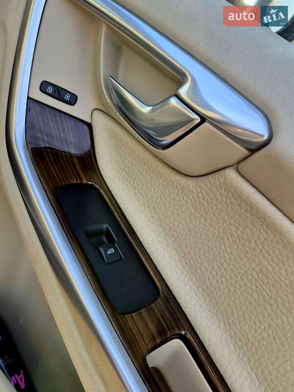 Седан Volvo S60 2012 в Киеве