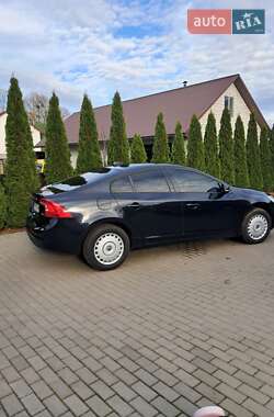 Седан Volvo S60 2012 в Львове